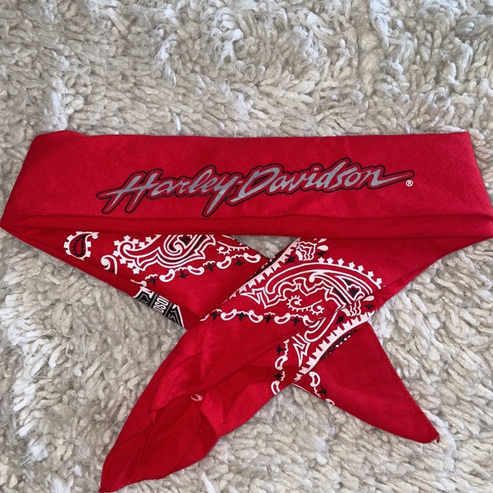 NWOT HARLEY DAVIDSON RED BANDANNA